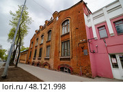 Усадьба А.Я. Башкирова в Нижнем Новгороде. Здание расположено по адресу Улица Семашко, 7. Флигель. Построен в 1902-1903 годах. Яркий образец архитектуры модерна. Редакционное фото, фотограф Константин Григорьев / Фотобанк Лори
