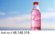 plstic pink transparent A pink transparent plastic bottle ai generated. Стоковое AI-изображение, AI-художник Vectorwin / Фотобанк Лори