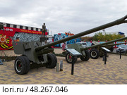 Противотанковая пушка БС-3, калибр100мм , буксируемое артиллерийское орудие в парке Патриот. Ростовская область, Каменск-Шахтинский, Россия. (2020 год). Редакционное фото, фотограф Андрей Цыганков / Фотобанк Лори