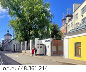 Москва, Крапивенский переулок, 1А,( ранее  Сергиевский, Старый Серебреницкий)  . Россия . Виды города. Редакционное фото, фотограф stargal / Фотобанк Лори