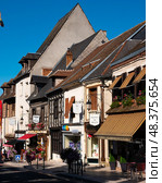 AUBIGNY-SUR-NERE, FRANCE - AUGUST 11, 2022: Summer landscape of city streets. Редакционное фото, фотограф Яков Филимонов / Фотобанк Лори