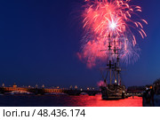 Праздничный салют в честь Дня Победы. (2025) Редакционное фото, фотограф Роман Рожков / Фотобанк Лори