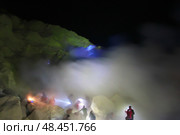 The blue fire in fog at night on Ijen volcano, Indonesia (2016 год). Стоковое фото, фотограф Сергей Стрелков / Фотобанк Лори