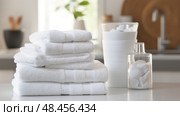 disinfectant house cleaning supplies ai generated. Стоковое AI-изображение, AI-художник Vectorwin / Фотобанк Лори