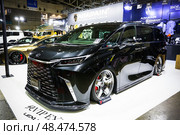 Lexus LM500h. Редакционное фото, фотограф Art Konovalov / Фотобанк Лори