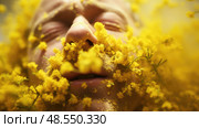eyes spring pollen ai generated. Стоковое AI-изображение, AI-художник Vectorwin / Фотобанк Лори