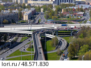 Санкт-Петербург. Обуховской Обороны. Развязка с КАД (Кольцевой Автомобильной Дорогой). Редакционное фото, фотограф Александр Тарасенков / Фотобанк Лори