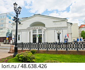 Здание театра "Современник". Чистопрудный бульвар, 19А. Весенний день. Москва. Россия. Редакционное фото, фотограф E. O. / Фотобанк Лори