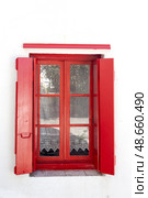 The background old white stony wall with a red window. Стоковое фото, фотограф Татьяна Ляпи / Фотобанк Лори