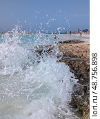 Coastline of Nissi Beach in North Cyprus on sunny day. Стоковое фото, фотограф Tamara Sushko / Фотобанк Лори