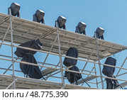 Осветительное оборудование для сцены для создания световых эффектов. Light heads equipment preparing for a light show. Стоковое фото, фотограф Татьяна Д / Фотобанк Лори
