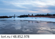 View of Volkhov river and Novgorod Kremlin (2021 год). Стоковое фото, фотограф Юлия Белоусова / Фотобанк Лори