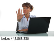 woman making a stop sigh with her hand. Стоковое фото, агентство Ingram Publishing / Фотобанк Лори