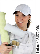 a female house painter. Стоковое фото, агентство Ingram Publishing / Фотобанк Лори