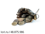Coins in an old leather pouch. Стоковое фото, агентство Ingram Publishing / Фотобанк Лори