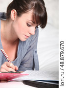 Woman writing. Стоковое фото, агентство Ingram Publishing / Фотобанк Лори
