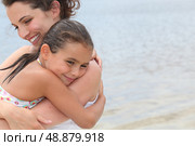 30 years old couple smiling. Стоковое фото, агентство Ingram Publishing / Фотобанк Лори
