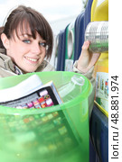 Woman recycle. Стоковое фото, агентство Ingram Publishing / Фотобанк Лори