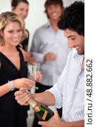 friends at party. Стоковое фото, агентство Ingram Publishing / Фотобанк Лори