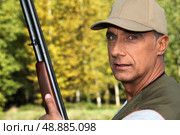 Hunter with a shotgun. Стоковое фото, агентство Ingram Publishing / Фотобанк Лори