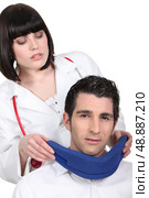 Brunette nurse with patient. Стоковое фото, агентство Ingram Publishing / Фотобанк Лори