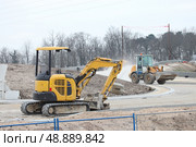 Crawlers on a construction site. Стоковое фото, агентство Ingram Publishing / Фотобанк Лори