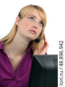 Blonde telephone operator. Стоковое фото, агентство Ingram Publishing / Фотобанк Лори