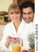 couple having breakfast. Стоковое фото, агентство Ingram Publishing / Фотобанк Лори