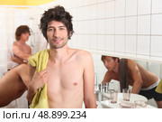 Three male house mates. Стоковое фото, агентство Ingram Publishing / Фотобанк Лори