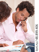 Man phoning. Стоковое фото, агентство Ingram Publishing / Фотобанк Лори