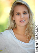 Portrait of young blonde. Стоковое фото, агентство Ingram Publishing / Фотобанк Лори