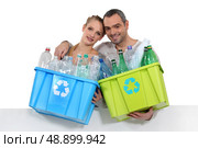 couple waste sorting. Стоковое фото, агентство Ingram Publishing / Фотобанк Лори