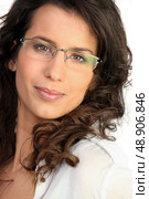 Brunette with glasses. Стоковое фото, агентство Ingram Publishing / Фотобанк Лори