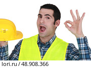 Builder giving the ok. Стоковое фото, агентство Ingram Publishing / Фотобанк Лори