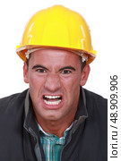 Angry construction worker. Стоковое фото, агентство Ingram Publishing / Фотобанк Лори