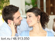 Couple staring lovingly into each other’s eyes. Стоковое фото, агентство Ingram Publishing / Фотобанк Лори