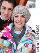 Middle-aged couple on a skiing holiday together. Стоковое фото, агентство Ingram Publishing / Фотобанк Лори