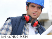 Foreman with ear defenders. Стоковое фото, агентство Ingram Publishing / Фотобанк Лори