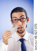 Businessman with his lips sealed. Стоковое фото, агентство Ingram Publishing / Фотобанк Лори