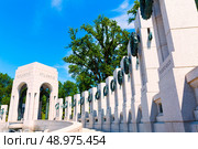 World War II Memorial in washington DC USA at National Mall. Стоковое фото, агентство Ingram Publishing / Фотобанк Лори