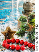 preparing decorations for new year holidays. Стоковое фото, агентство Ingram Publishing / Фотобанк Лори