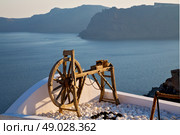 greece in santorini the old town near      mediterranean sea and  spinning wheel. Стоковое фото, агентство Ingram Publishing / Фотобанк Лори