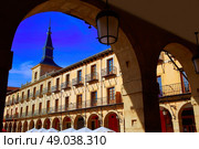Leon Plaza Mayor arcade in Way of Saint James at Castilla Spain. Стоковое фото, агентство Ingram Publishing / Фотобанк Лори