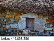 O Cebreiro by the way of Saint James in Galicia Palloza traditional celtic hut. Стоковое фото, агентство Ingram Publishing / Фотобанк Лори