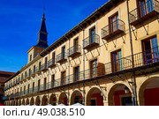 Leon Plaza Mayor arcade in Way of Saint James at Castilla Spain. Стоковое фото, агентство Ingram Publishing / Фотобанк Лори