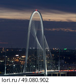 Margaret Hunt Hill Bridge at night, Dallas, Texas, USA. Стоковое фото, агентство Ingram Publishing / Фотобанк Лори