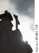 Low angle view of a cross on the rooftop of a church, Sanctuary of Atotonilco, San Miguel de Allende, Guanajuato, Mexico. Стоковое фото, агентство Ingram Publishing / Фотобанк Лори