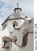 Low angle view of the church, Sanctuary of Atotonilco, San Miguel de Allende, Guanajuato, Mexico. Стоковое фото, агентство Ingram Publishing / Фотобанк Лори