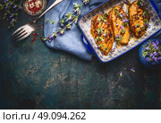Glazed Chicken breast with Balsamic Vinaigrette and fresh flavoring on dark rustic background, top view, border. Стоковое фото, агентство Ingram Publishing / Фотобанк Лори