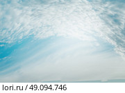 Beautiful blue sky with Flying Spindrift clouds , outdoor nature background. Стоковое фото, агентство Ingram Publishing / Фотобанк Лори